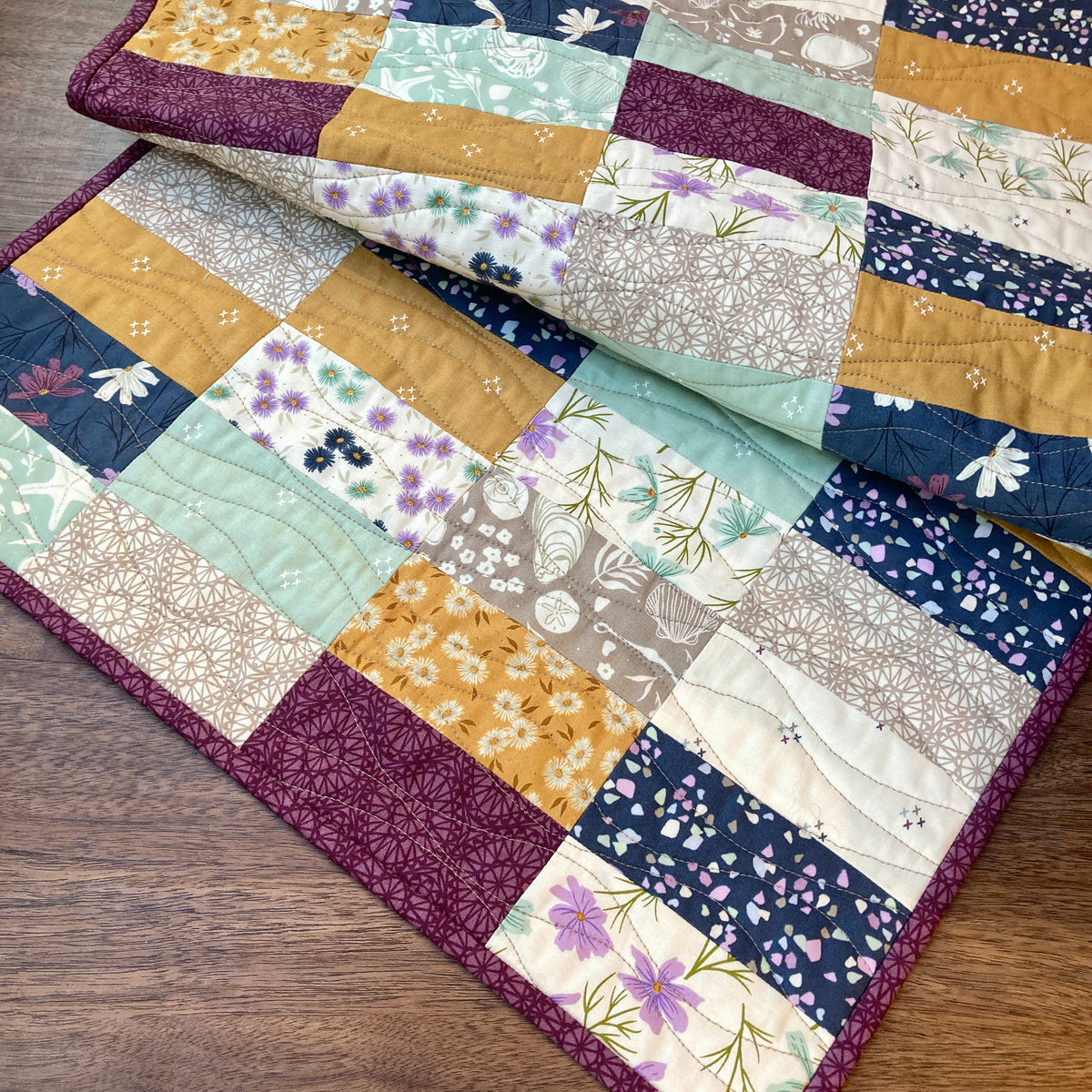 Curated visual reference: Picture Idea: Shoreline Table Runner Kit